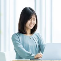 いつもの挨拶に春の優しい空気を乗せて！印象アップのひと工夫