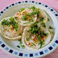 甘くてとろける！旬の新玉ねぎで作る2品「大人のチキンライス」と絶品グリル