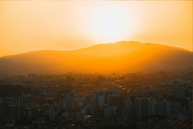 朝日が昇る景色