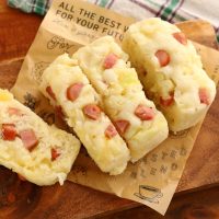 レンジで4分！ホットケーキミックスで簡単「キャベツ×ウインナーのチーズ蒸しパン」
