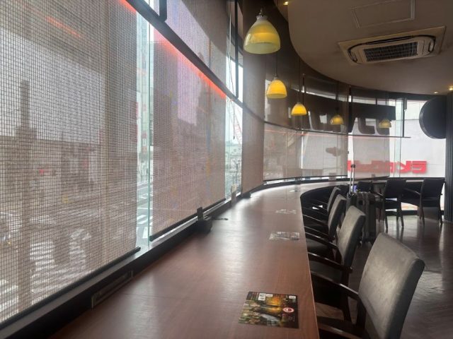 サンマルクカフェ 新宿西口駅前店 店内カウンター席