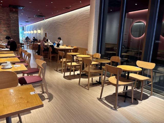 COSTA COFFEE（コスタコーヒー）店内