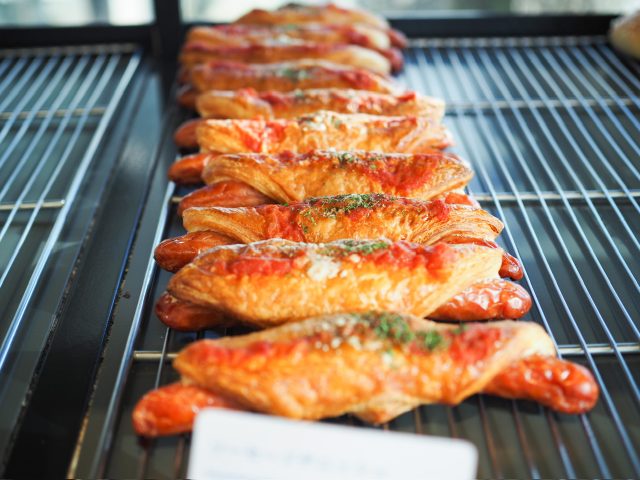 並んでいるパン