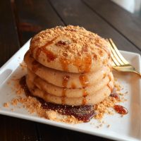 混ぜてチンするだけ！レンジで簡単「米粉きな粉パンケーキ」の作り方