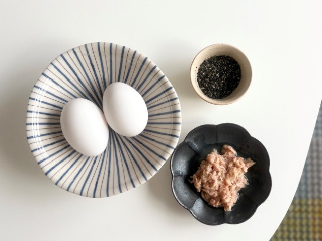 黒ごま×ツナの薬膳卵焼きの材料