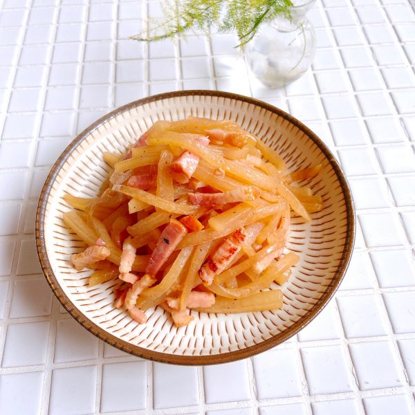 大根とベーコンのきんぴら