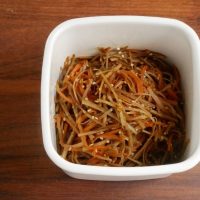 「朝からお箸が止まらない」ご飯がすすむ◎きんぴらの朝ごはんレシピ3選