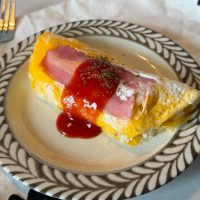 パタンと折るだけ！節約「ベーコンチーズオムライス」