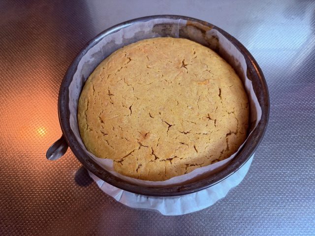 焼きあがったキャロットケーキ