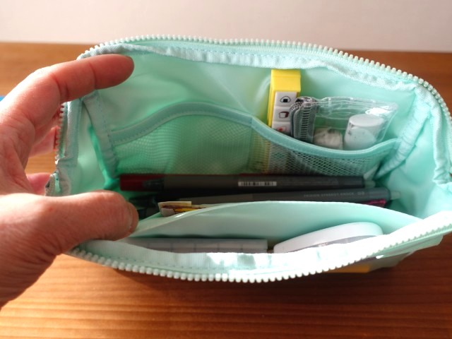 ペンケース内部の仕分けポケット