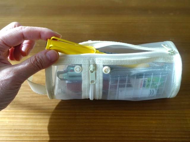 無印ペンケースのファスナー部分