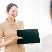 英語「Feel free to ask」の意味って？