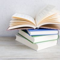 忙しい毎日にひと息。心がほぐれる「エッセイ」おすすめ5選