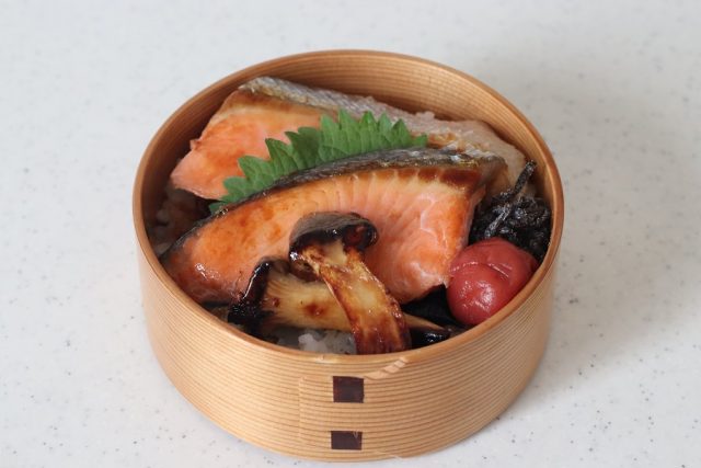 塩ジャケ海苔弁当