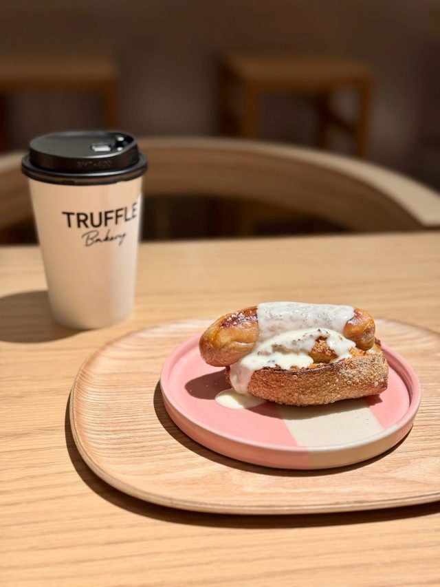 ホットドッグとコーヒー