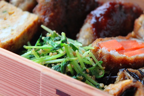 豆苗ごま塩炒め