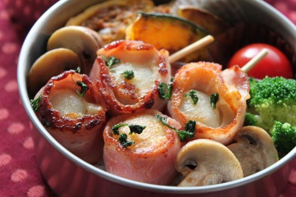 ベビーホタテのベーコン巻き弁当