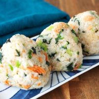 「おいしすぎ注意」朝の定番アレンジ♪小松菜の朝ごはんレシピ3選