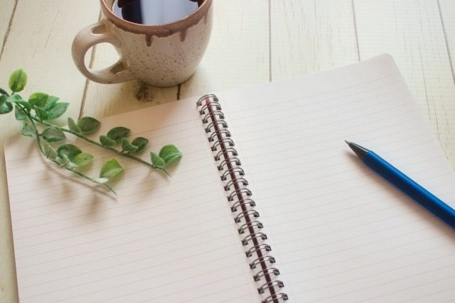 ノートとコーヒー
