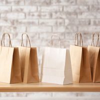 お土産を買う時の定番！「小分けの袋」を英語でどう言う？