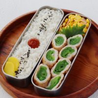 ピーマン1袋がぺろり！「ぎっしりピーマンの肉巻き」「コーンとハムのレンジ炒り卵」2品弁当
