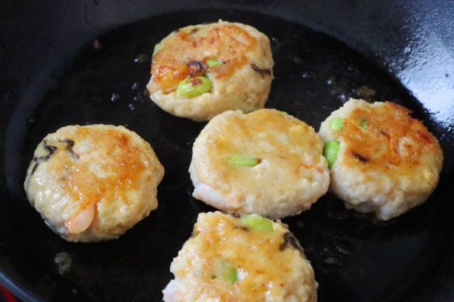 こんがり焼いた海老入り豆腐つくね
