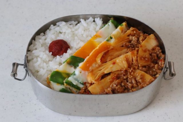 ご飯とおかずを詰めたお弁当