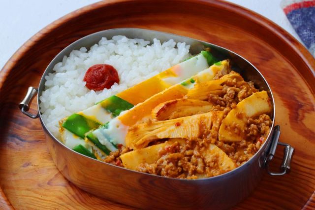「マーボーたけのこ」「キヌサヤ卵」2品弁当