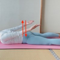 朝3分で後ろ姿すっきり！二の腕・背中を引き締める簡単ピラティス