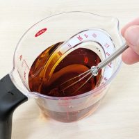 上から見えて量りやすい！「OXOの計量カップ」が手放せない理由