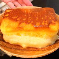 混ぜて焼くだけ！材料2つでふわしゅわ♪「スフレパンケーキ」の作り方