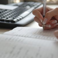 連休中に心を整理♪ 自分の本音を書き出す「朝ノート術」3選