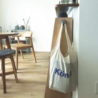 家のあちこちにピタッ！SNSで話題の強力吸盤「真空フック」【スタッフ3名お試しレビュー】