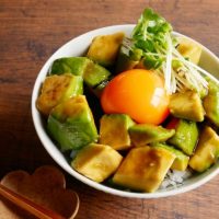 とろとろ濃厚◎「アボカド」で作る朝ごはんレシピ3つ