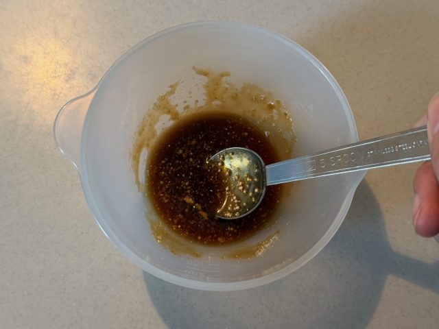 ボウルに入れた調味料
