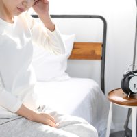 朝のからだが重いのはなぜ？初夏に増える「隠れ冷え」対策3選