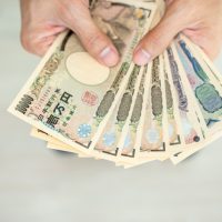 「現金で払えますか」って英語でどう言う？