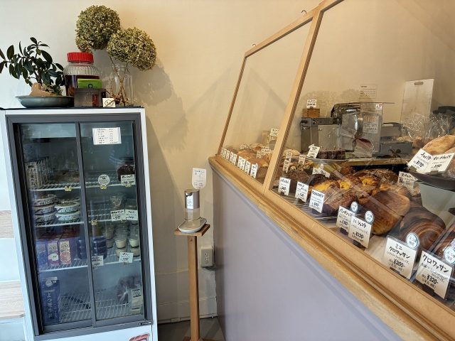 大久保ベーカリーの店内