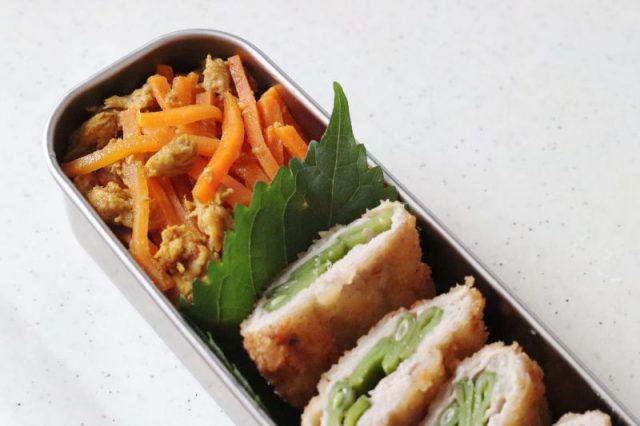 「2品弁当」の詰め方プロセス