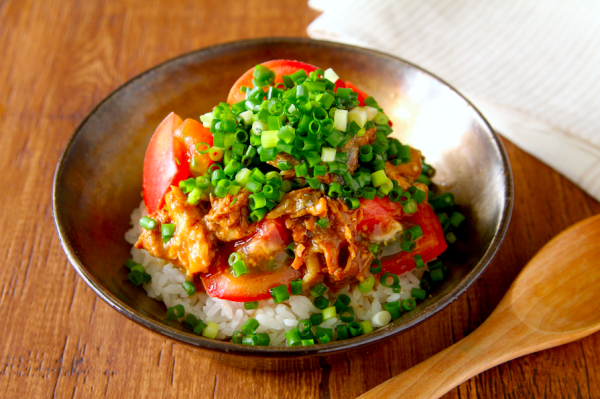 サバ缶のネギだくのっけ丼