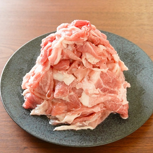 サイキ農場 火の本豚 切り落とし 1.1kg