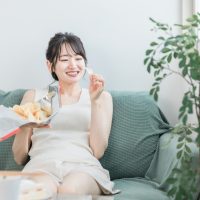 美肌を遠ざけるかも？見直したいNG食習慣3つ
