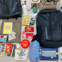 荷物が少ない人、多い人。スタッフのリアルな「通勤バッグの中身」を公開