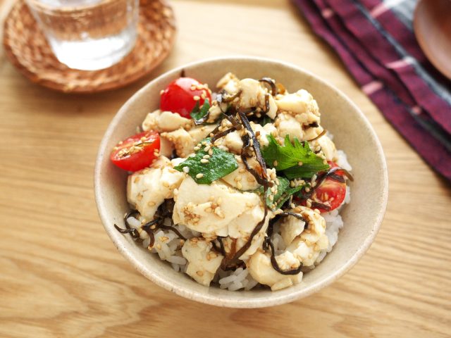 豆腐サラダごはん