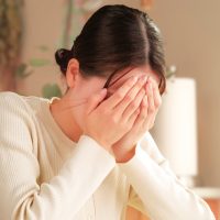 「気分が落ち込む」を英語で言うと？