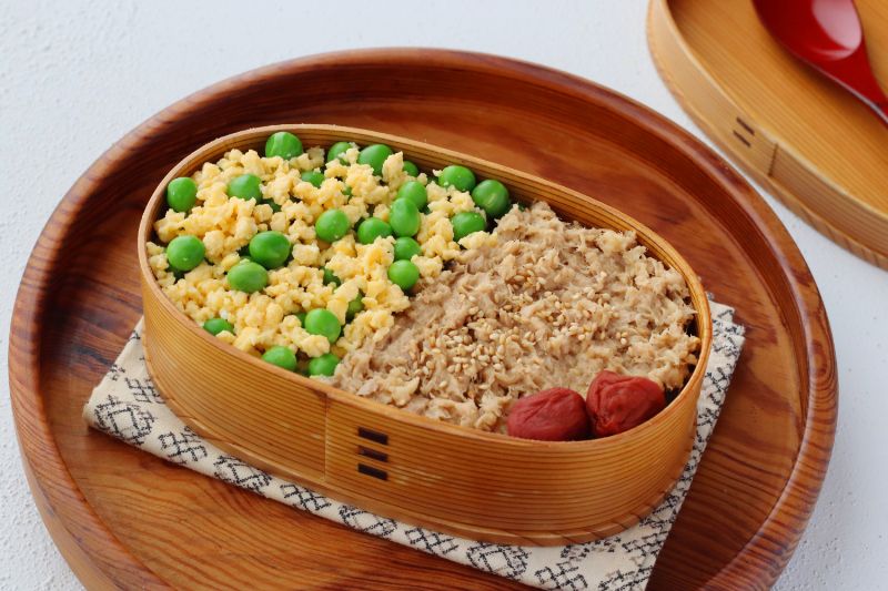 レンジで簡単！旬の「グリンピース卵そぼろ」「ツナマヨそぼろ」2品弁当