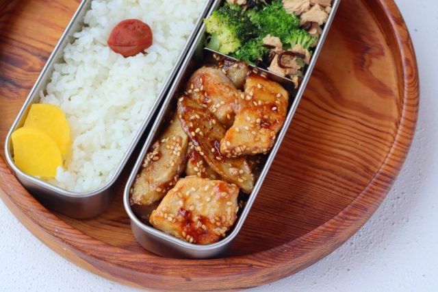 「豚ごぼう」「ツナブロッコリー」2品弁当