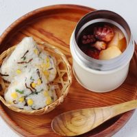 夏もスープジャーが活躍！「たこじゃが」「大葉コーンのおにぎり」2品弁当