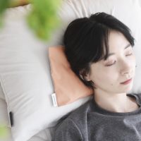 冷やさなくてもひんやり熟睡！“頭寒足熱”を叶える夏の快眠アイテム「北極まくら」