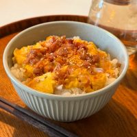 5分で完成！甘酸っぱさがクセになる「梅たまご丼」